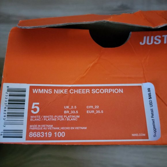 Nike Womens Cheer Shoes Scorpion 5 White Bubble Laces Back Tab Flexible Stunting - Picture 8 of 10